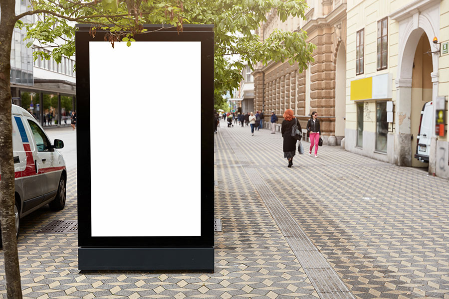 out-of-home-werbung_city-light-poster-premium-sichtbarkeit-im-urbanen-raum